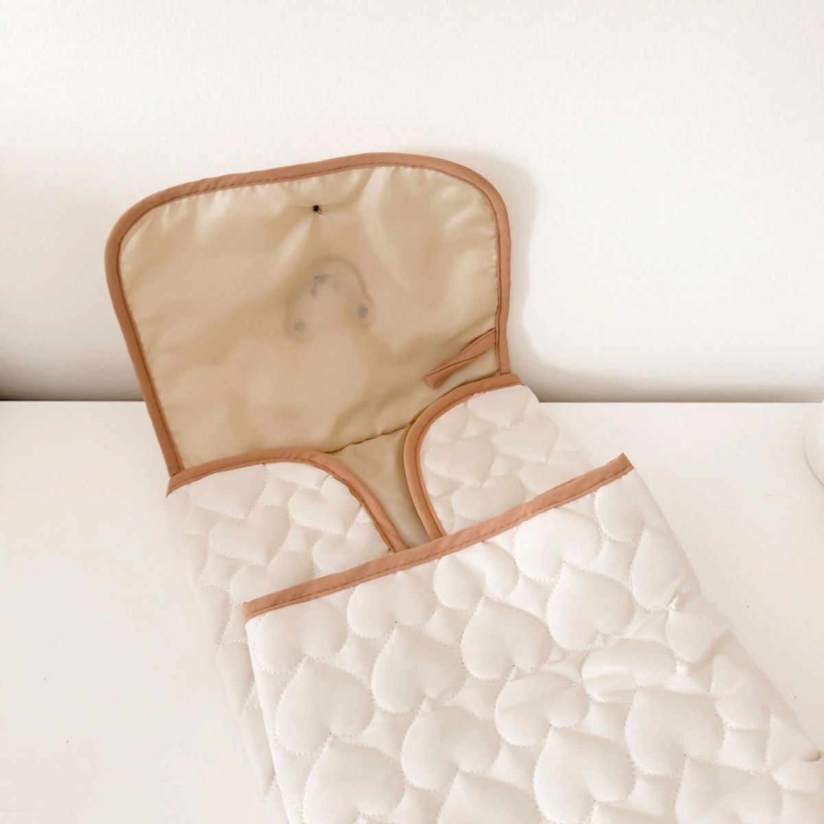 Trocador de Fraldas Portátil Bear - Easy to Clean and Maintain